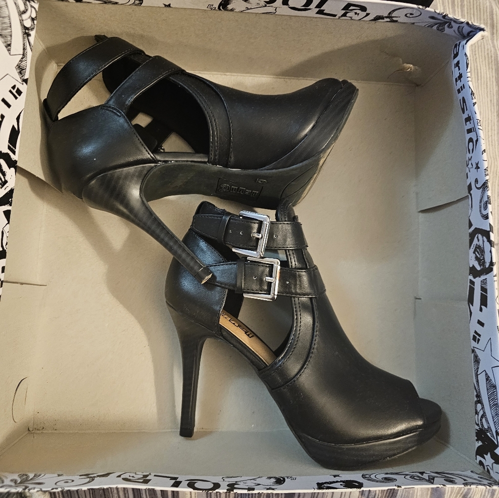 Brand new heels